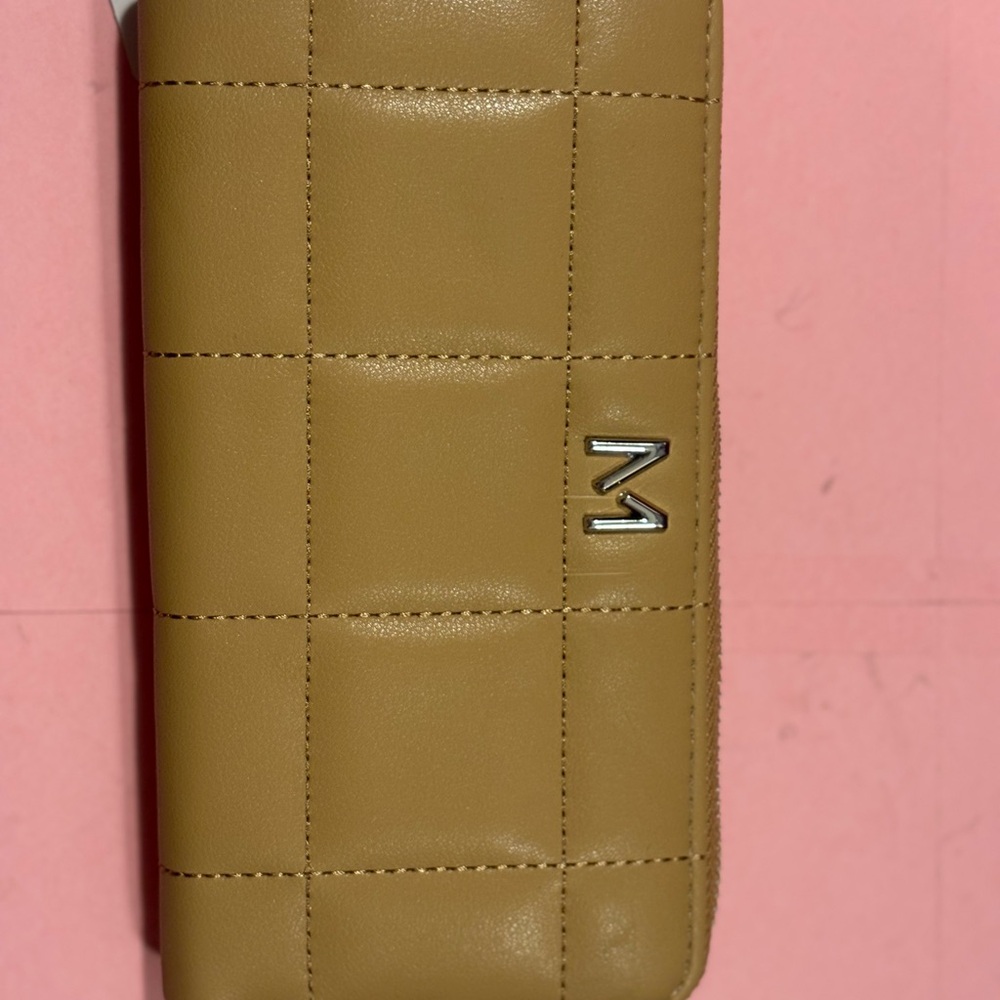 Elegant Tan Wallet